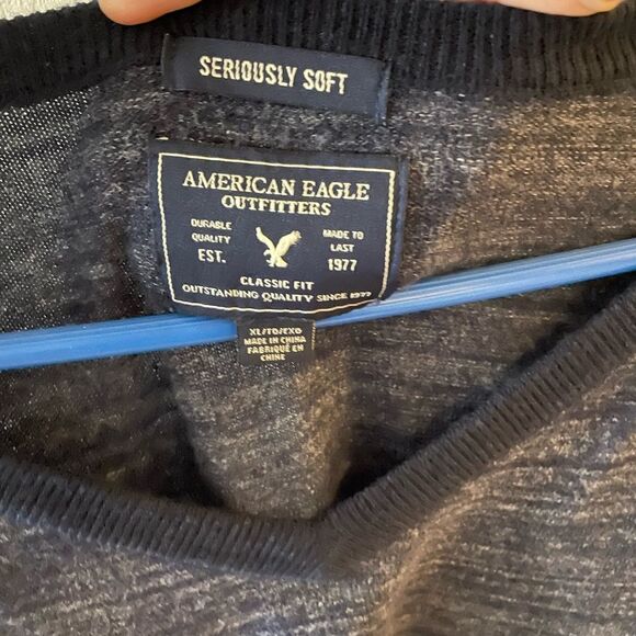 American Eagle Men’s seriously soft Vneck top size XL - Picture 4 of 6